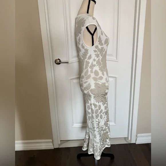 Floral Beige and White Alexander McQueen Women Dress, size L - Picture 2 of 7